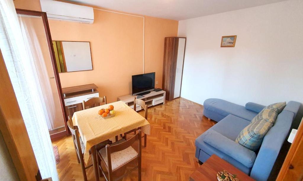 Mirjana F Apartaments バスカ エクステリア 写真