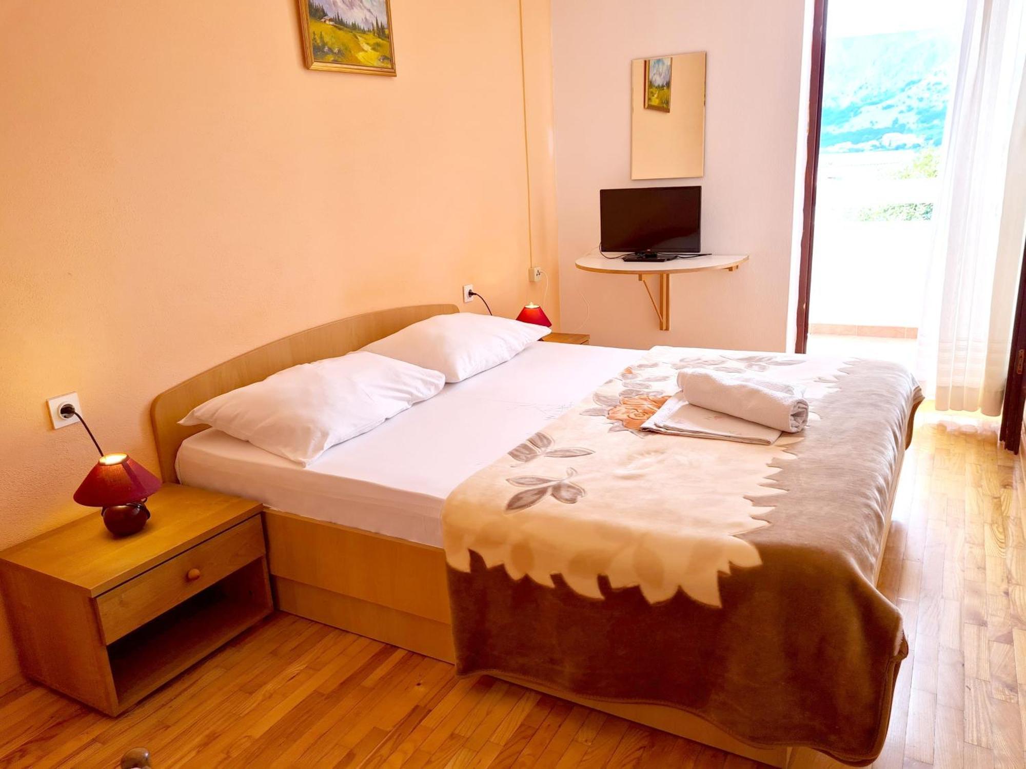 Mirjana F Apartaments バスカ エクステリア 写真